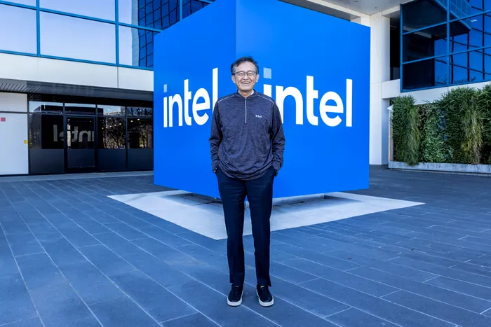 Impactul tranzacțiilor Intel asupra averii CEO-ului companiei