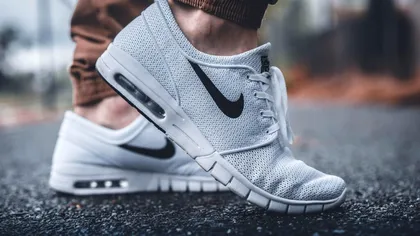 Nike mută producția din China din cauza tarifelor lui Trump, care pot costa compania aproape 1 miliard de dolari
