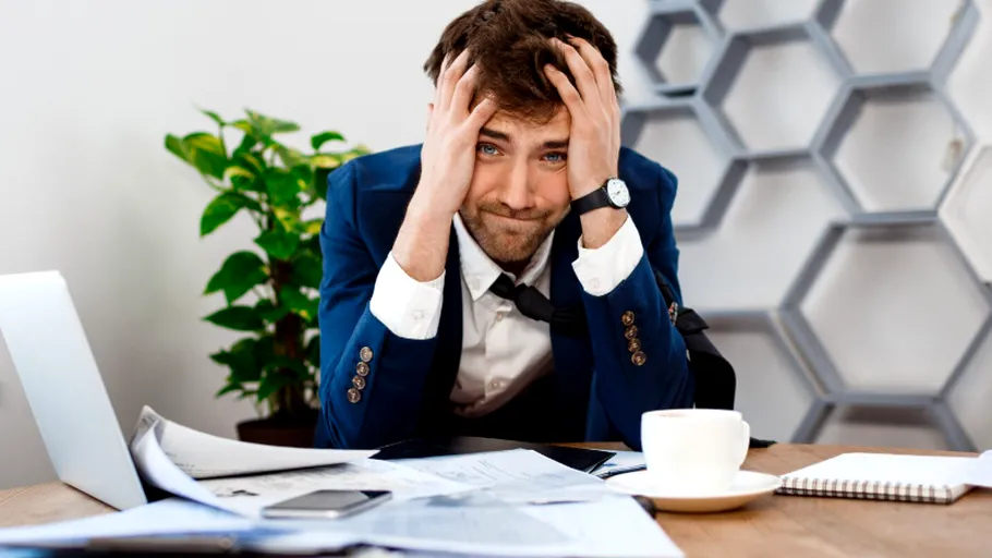 Cum afectează stresul financiar deciziile tale. Expert: când auzi vești proaste la știri, nu muta banii