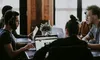 Un nou trend pe piața muncii: „Job hugging”. Experții prevăd un val de demisii, amânat până la stabilizarea economiei