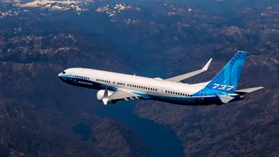 Războiul din Iran scumpește zborurile în toată lumea. Companiile aeriene majorează prețul biletelor din cauza exploziei prețului combustibilului