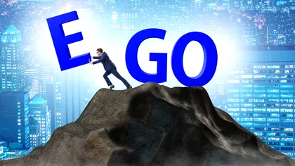 Narcisismul, noua psihoză a erei digitale. Oglinda virtuală a social media distorsionează realitatea și alimentează o imagine falsă despre sine