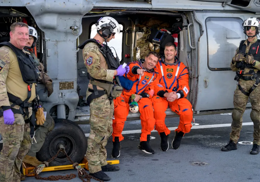 Business „to the Moon and back”. Astronauții Artemis II amerizează cu un avantaj competitiv uriaș pentru SUA în bătălia globală pentru infrastructuri critice în economia lunară