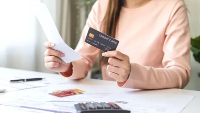 Dobânzile la credite urcă puternic din toamnă: IRCC la un nivel record, ROBOR în creștere
