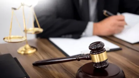 AI-ul preia controlul în justiție. România ar putea avea primele decizii automate în instanță