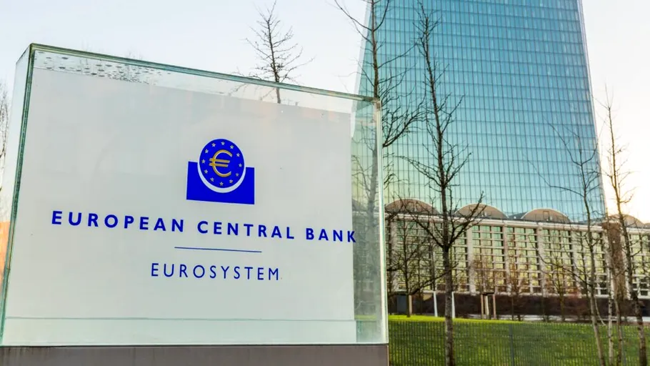 Corupție la vârf: un membru al Consiliului guvernatorilor Băncii Centrale Europene, condamnat pentru dare de mită