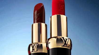 Louis Vuitton șochează cu un ruj care costă cât întreținerea și factura la curent pe o lună de iarnă