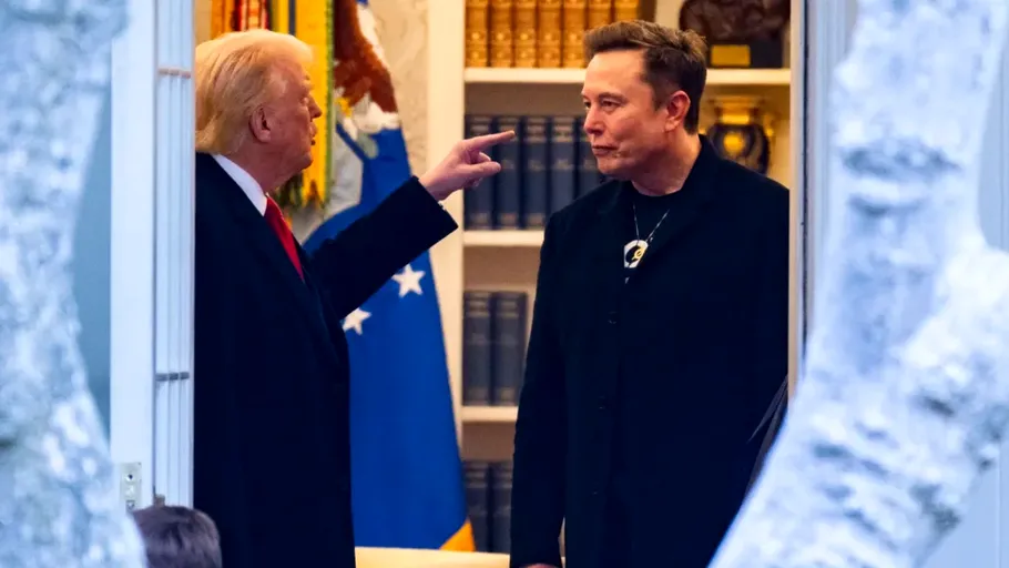 „Elon primește mai mult decât oricine”: Trump critică subvențiile uriașe acordate lui Musk și menționează DOGE