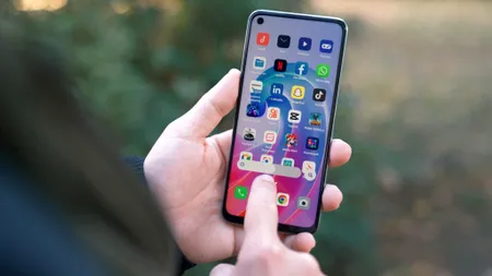 Google a instalat în secret o aplicație care îți spionează telefonul mobil