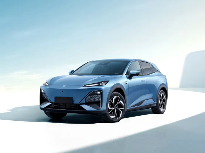 Un mare producător auto chinez va construi o fabrică în Europa ca să evite taxele UE