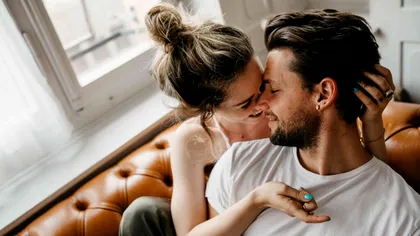 Generația Z renunță la dragoste pentru bani. Întâlnirile romantice, în declin din cauza costului vieții, anxietății și dependenței de online