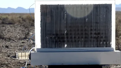 MIT a creat un un panou tip fereastră, care extrage apă potabilă din aer uscat, fără electricitate