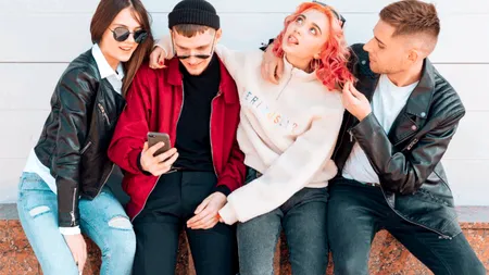 Micile răsfățuri care schimbă regulile. Cum redefinește Gen Z consumul de lux