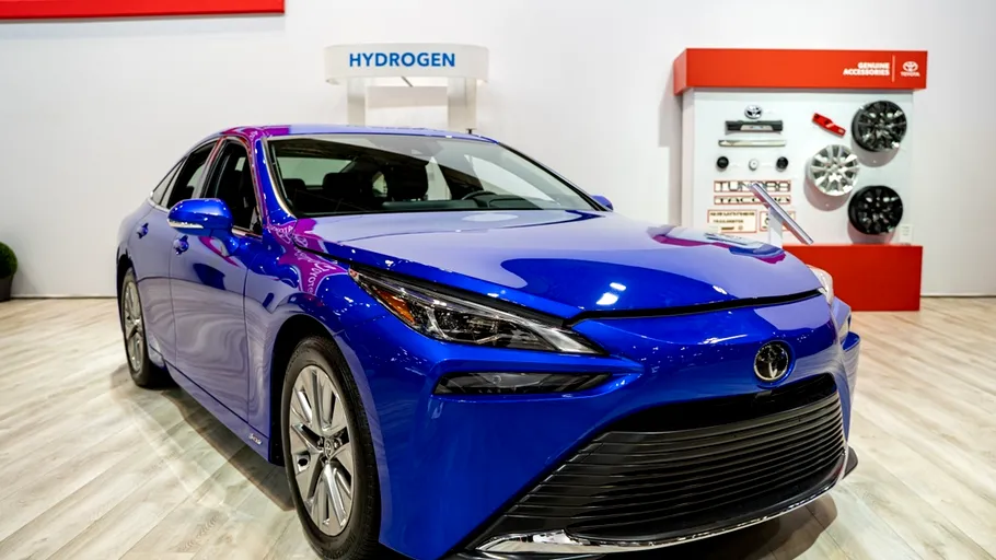Toyota a dezvăluit în premieră noul „motor cu apă”. Soluția propusă de constructorul japonez nu generează emisii poluante (VIDEO)
