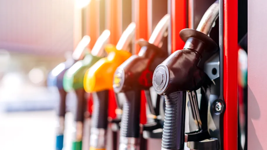 Ne așteaptă o săptămână cu scumpiri la pompă după ce prețul la petrol a explodat