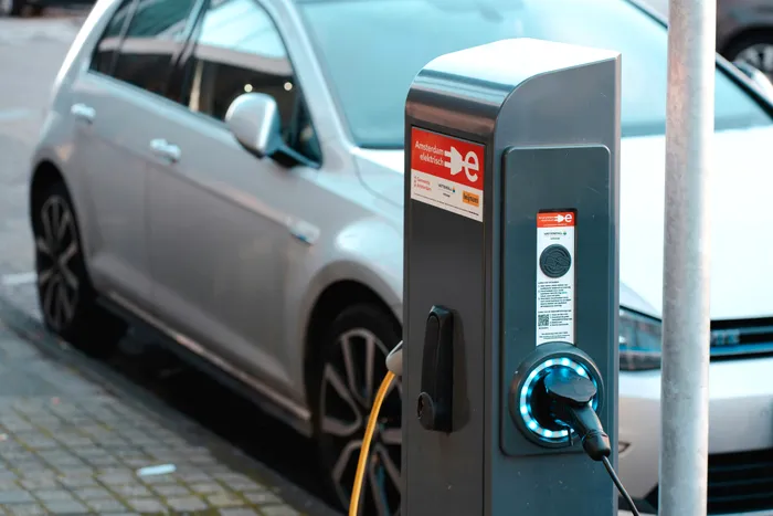Industria auto pariază pe neutralitatea tehnologică într-o Europă care vizează un viitor 100% electric