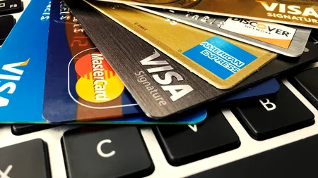 Trump cere o plafonare de 10%, pe un an, a ratelor dobânzilor la cardurile de credit