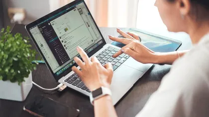 Cât câștigă specialiștii în publicitate la Google și Facebook Ads