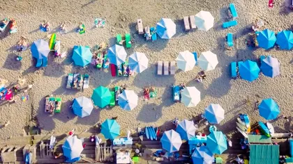 Franța interzice, începând de azi, fumatul pe plaje și în parcuri – pas strategic spre o „generație fără tutun”