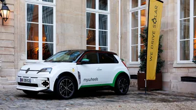 Olanda transformă car sharing-ul: 500 de „baterii pe roți” Renault deservesc transportul public