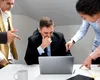 Cum poate duce epuizarea de la locul de muncă la gândire extremistă. Concluziile unui studiu recent