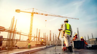 Recesiunea bate la ușă: constructorii avertizează că România riscă blocaj economic dacă Guvernul nu își schimbă strategia fiscală