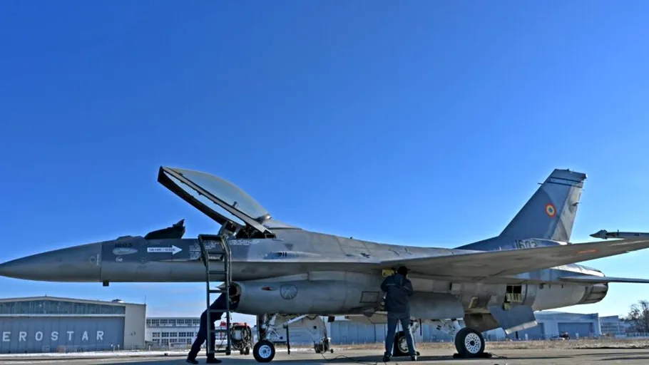 Aerostar ar putea prelua Avioane Craiova sau Romaero, cu o condiție: să se privatizeze