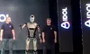 Primul robot umanoid rusesc s-a prăbușit glorios pe scenă după ce a tremurat din toate încheieturile