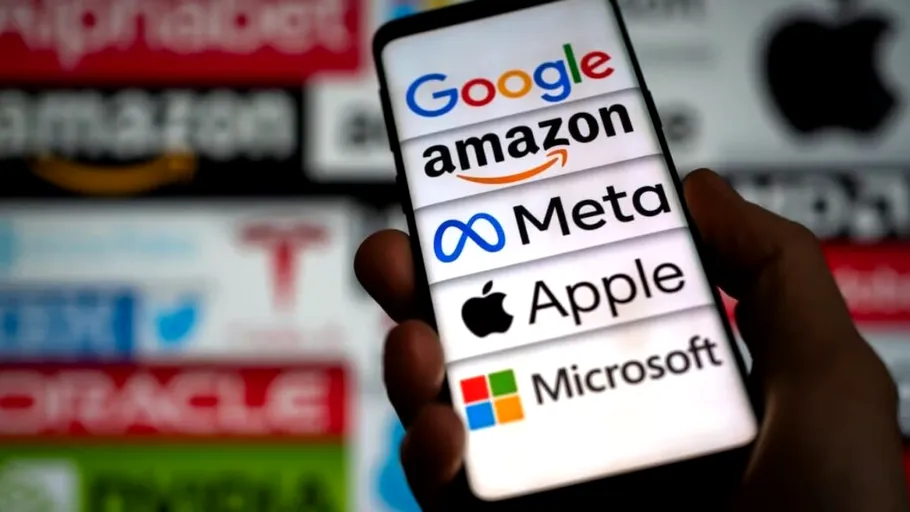 Giganții Tech sunt în alertă. Războiul comercial declanșat de Trump începe să lovească dur în veniturile din publicitate