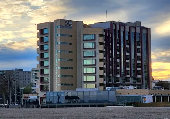 Hotelurile și pensiunile din România intră într-o nouă eră. Aerul condiționat devine obligatoriu, apare categoria „resort turistic”, iar birocrația se mută online