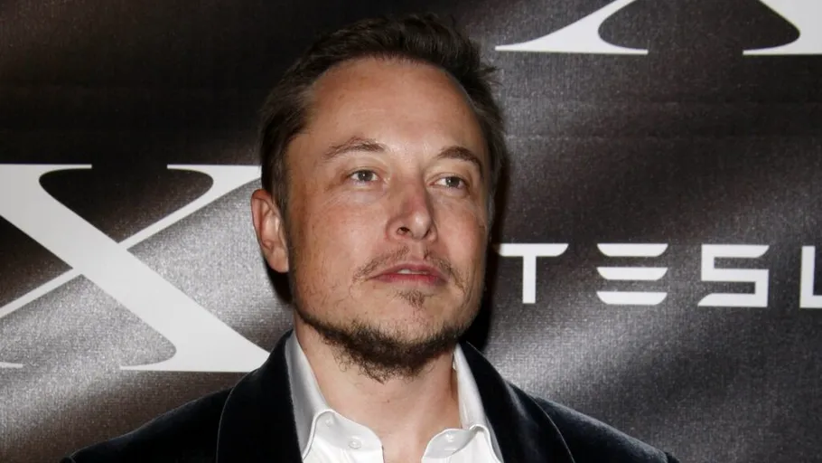 „Frica este arma celor ca Trump și Musk“. Un fost manager de la Tesla vorbește despre cultura organizațională și schimbările din companie