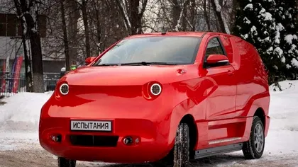Prima mașină electrică rusească a ajuns de râsul internetului. „Cea mai urâtă din lume”