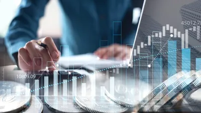 Peste jumătate dintre români folosesc serviciile bancare online. 54% cunosc RoPay