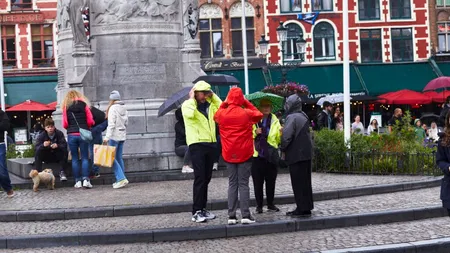 Un oraș european riscă să rămână fără pietre de pavaj din cauza turiștilor care le fură ca să aibă un „suvenir”