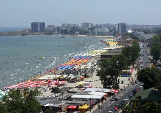 Litoralul românesc s-a ieftinit în septembrie. Tarifele sunt cu 21% mai mici decât în august, iar o noapte costă în medie 82 de euro