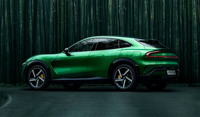 Xiaomi declară război Tesla: noul SUV electric YU7 debutează cu un preț mai mic decât Model Y