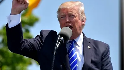 Trump rupe negocierile comerciale cu Canada și amenință cu noi tarife! În același timp, SUA și China bat palma pentru un armistițiu istoric