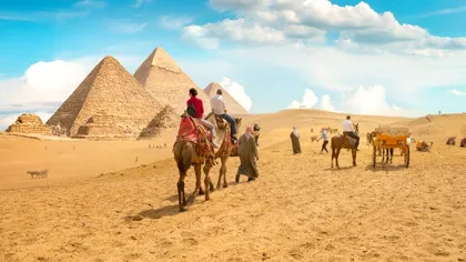 Egipt investește 30 de milioane de dolari pentru a reinventa experiența turistică de la Piramide. Autobuze futuriste care te vor duce la destinație și restaurante gourmet