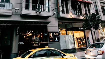 Ce se întâmplă cu fostul lanț de magazine Zara din Rusia. Deși grupul spaniol pare să fi părăsit definitiv piața, de fapt, e pregătit să se întoarcă oricând