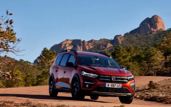Dacia Jogger facelift: primele imagini cu modelul restilizat fără camuflaj