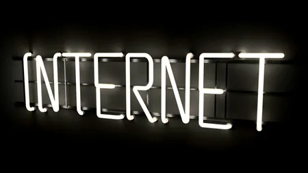 AOL închide serviciul de dial-up, după mai bine de 30 de ani. „Mulțumim pentru amintiri. Odihnească-se în pace”