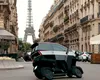 Cum arată microcarul electric care îmbină stabilitatea unei mașini cu agilitatea unei motociclete (VIDEO)