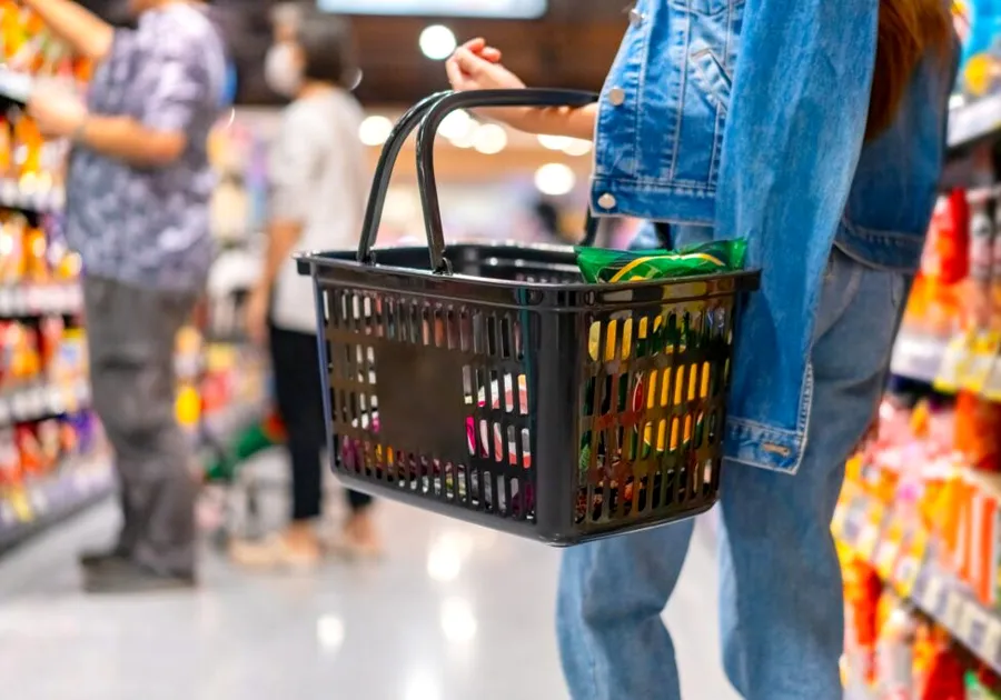 Avertisment sumbru privind economia României: inflația ar putea exploda la 15% în 2026. „Oamenii simt scumpiri de trei-patru ori mai mari”