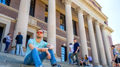 Taxele universitare cresc abrupt din toamna lui 2026: studenții, puși să scoată chiar și 10.000 de lei din buzunar