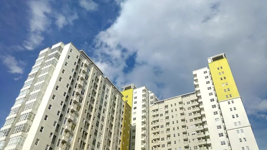 Majorarea TVA la 21% lovește puternic piața imobiliară pe segmentul mass-market