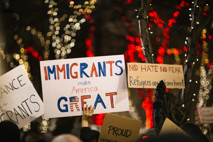 Miliardari imigranți în Statele Unite, născuți în Iran, Cuba, Pakistan și Israel, comentează climatul actual din SUA / Foto: Unsplash