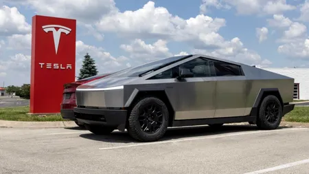 Șoferi francezi dau în judecată Tesla: „Mașinile noastre devin simboluri ale extremei drepte”