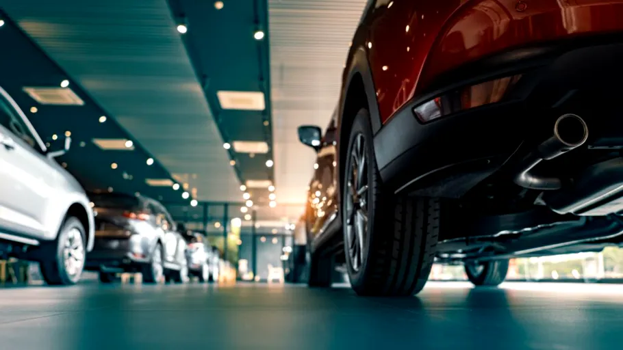 Industria auto, în criză: blocajul în aprovizionarea cu pământuri rare pune frână producției