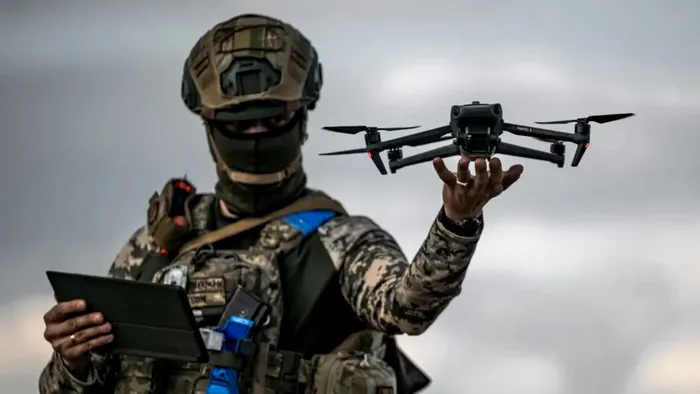 SUA sprijină Ucraina cu tehnologie AI: 33.000 de kituri pentru drone de la Auterion