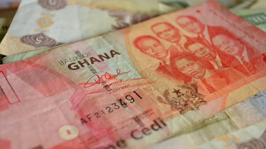 Aurul propulsează moneda națională a Ghanei în topul valutelor